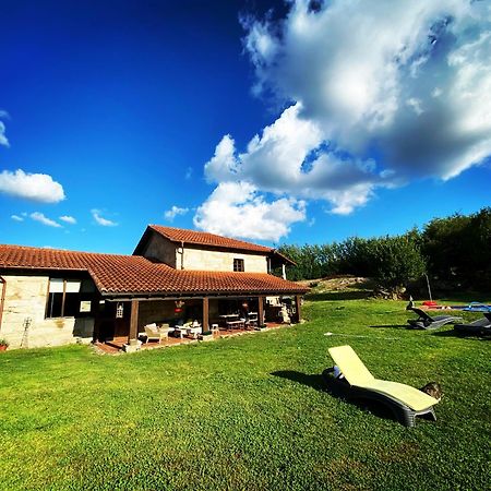 Habitaciones Con Bano Individual En Casa De Campo. Piscina. Amoeiro المظهر الخارجي الصورة